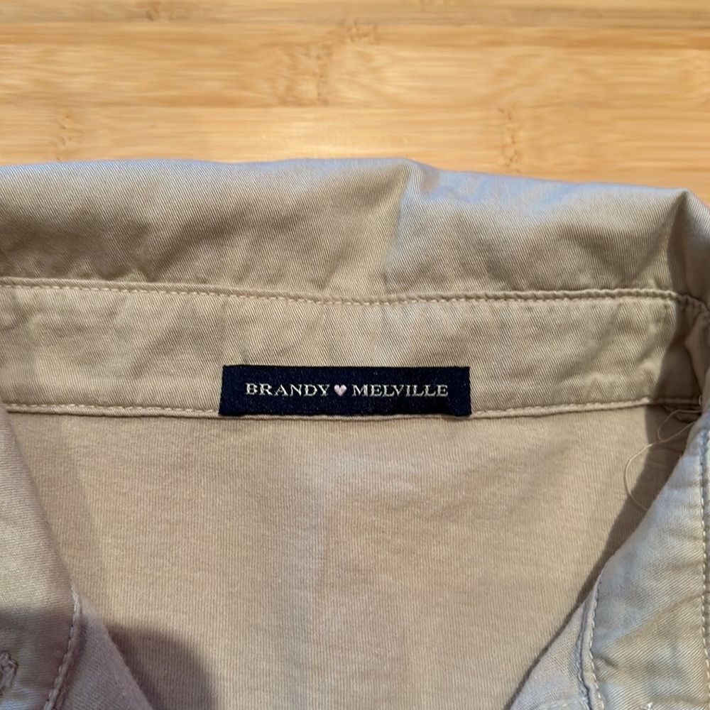 Brandy Melville collared t shirt - Picture 2 of 4